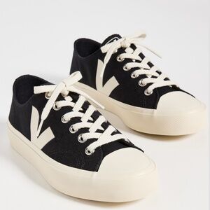Veja Wata II Low Sneakers (EU 38/ US 7)